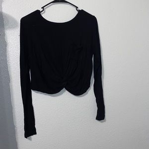 Long sleeve cropped top 🖤